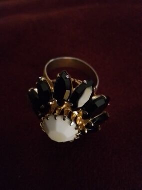 Vintage Gold-Tone Black & White Cocktail Ring - Statement Fashion Jewelry